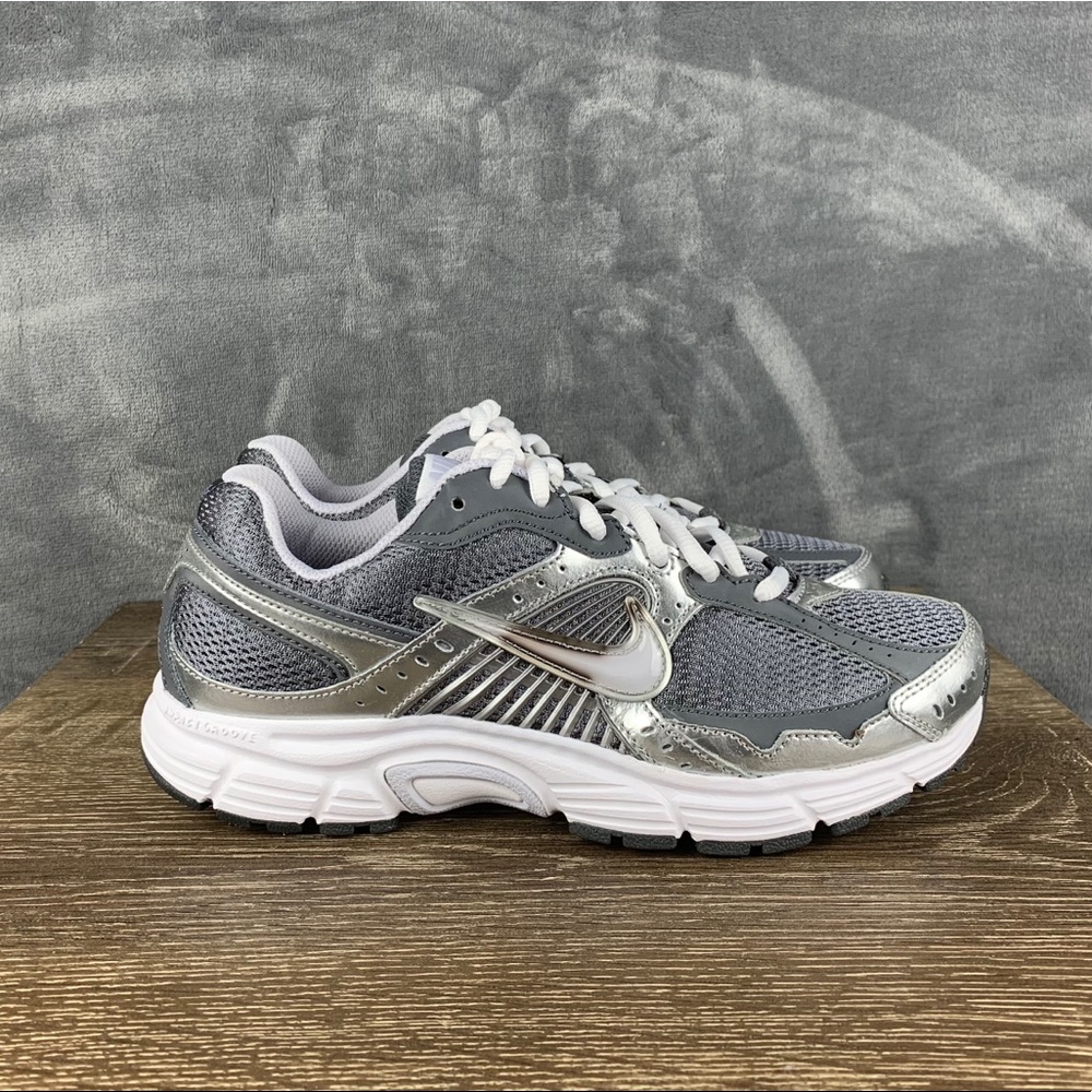 NEW Nike Dart 7